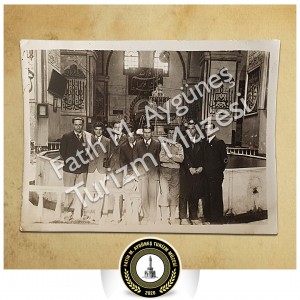 Bursa gezisi sırasında tarihi Ulu Cami içinde çekilen bir fotoğraf
