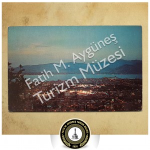 İzmir'de bir akşamüstü ve fuar ışıkları